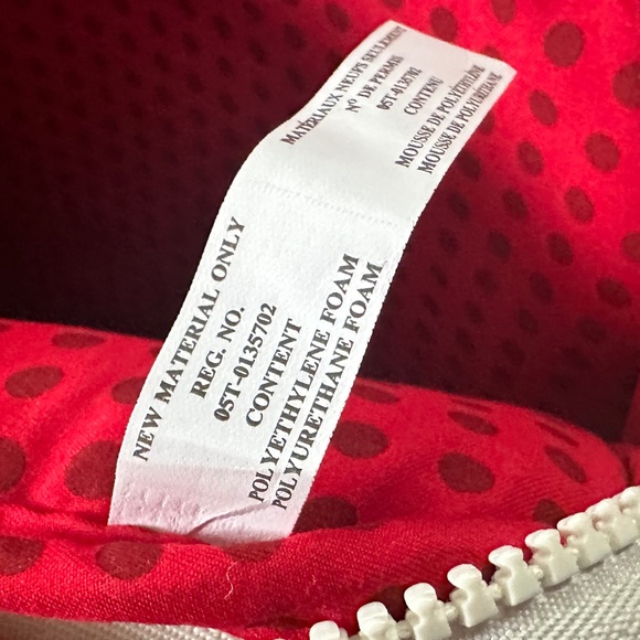 incase Terra Collection Sleeve Cream White and Fiery Red - Picture 10 of 13